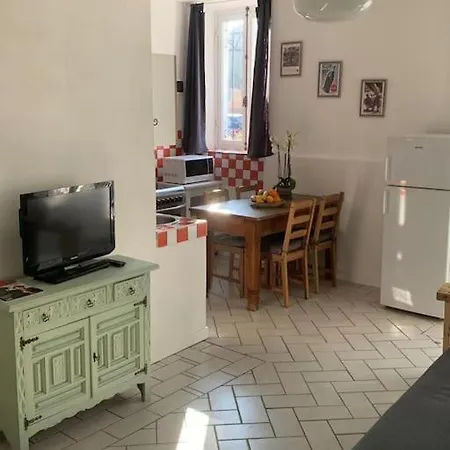 In Piazzetta - Τσερνόμπιο
