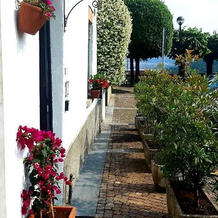 In Piazzetta - * Τσερνόμπιο