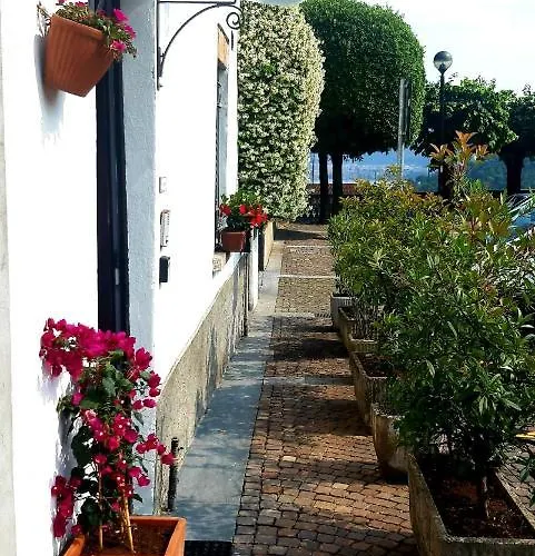 In Piazzetta - * Черноббио